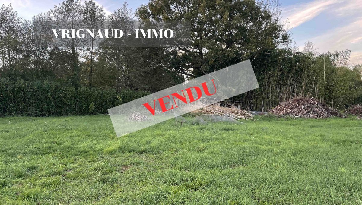 1 TERRAIN IMMOBILIER LES HERBIERS