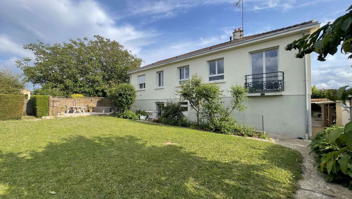 1-100 AGENCE IMMOBILIERE LES HERBIERS