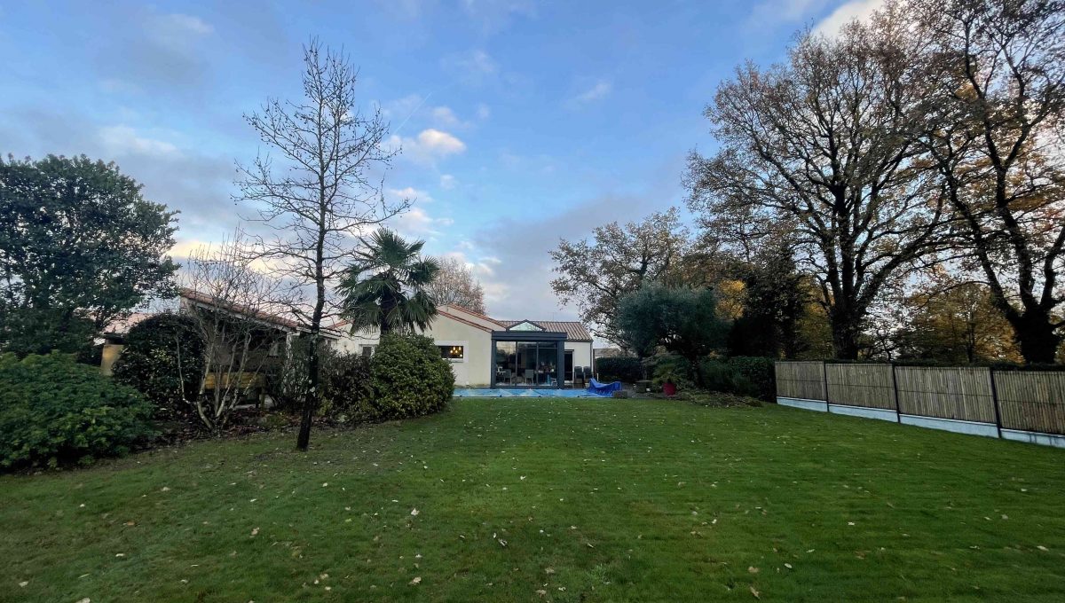 1-100 maison a vendre les herbiers