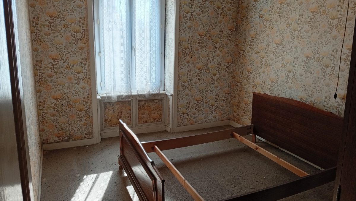 40 MAISON A VENDRE LA VERRIE