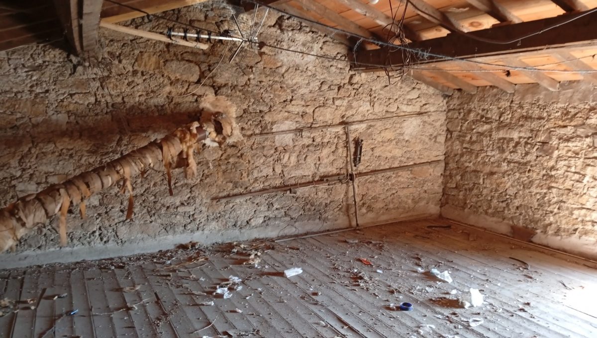 60 MAISON A VENDRE LA VERRIE